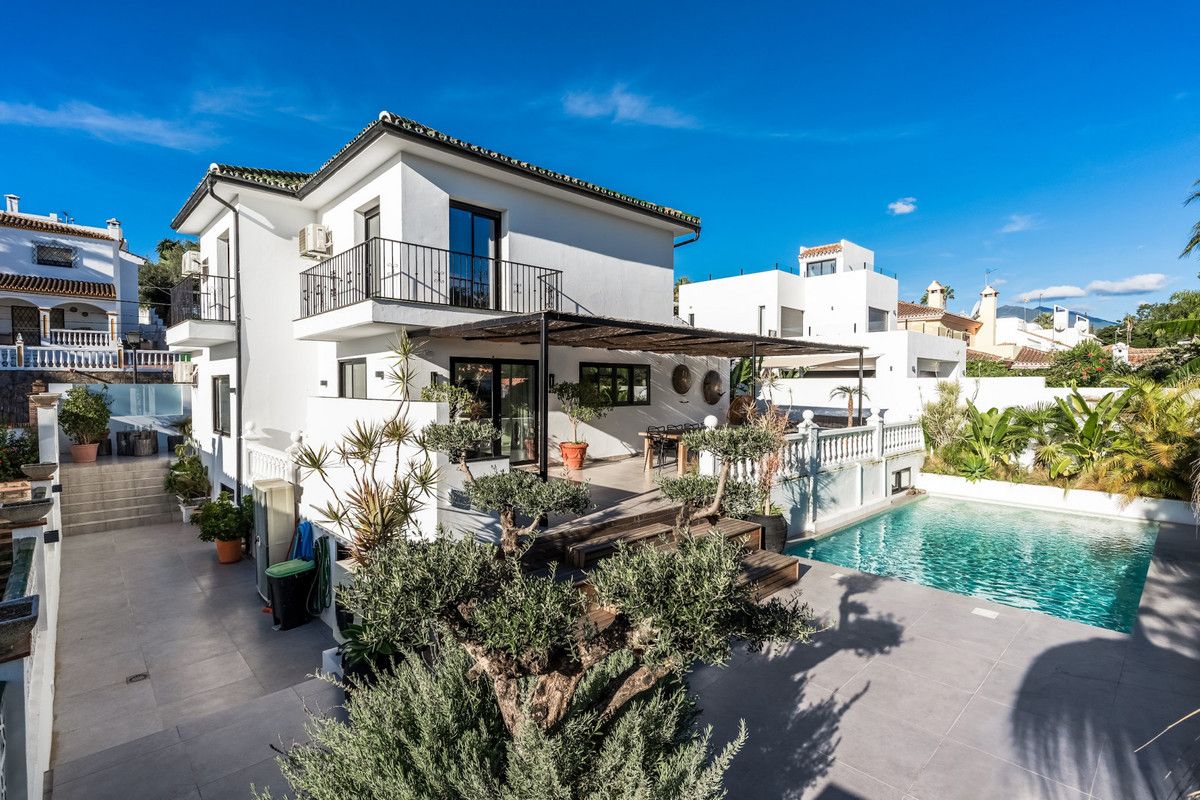 Freistehende Villa in Nueva Andalucía, Nueva Andalucía, 2/12