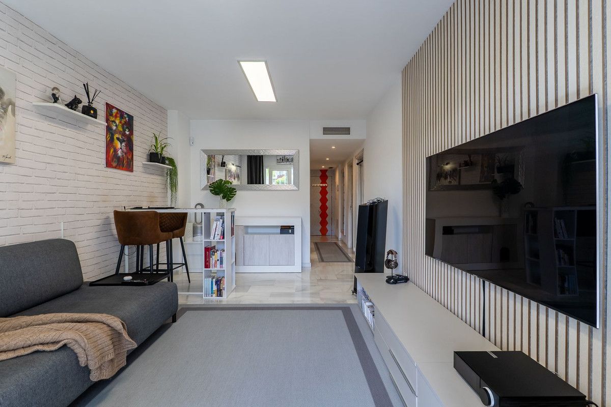 Middle Floor Apartment in Riviera del Sol, Riviera del Sol, 4/12