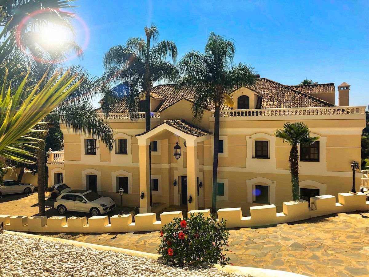 House in Benahavis, Paraiso Alto, Benahavis, 1/12