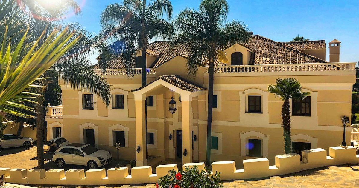 House in Benahavis, Paraiso Alto, Benahavis, 1/12