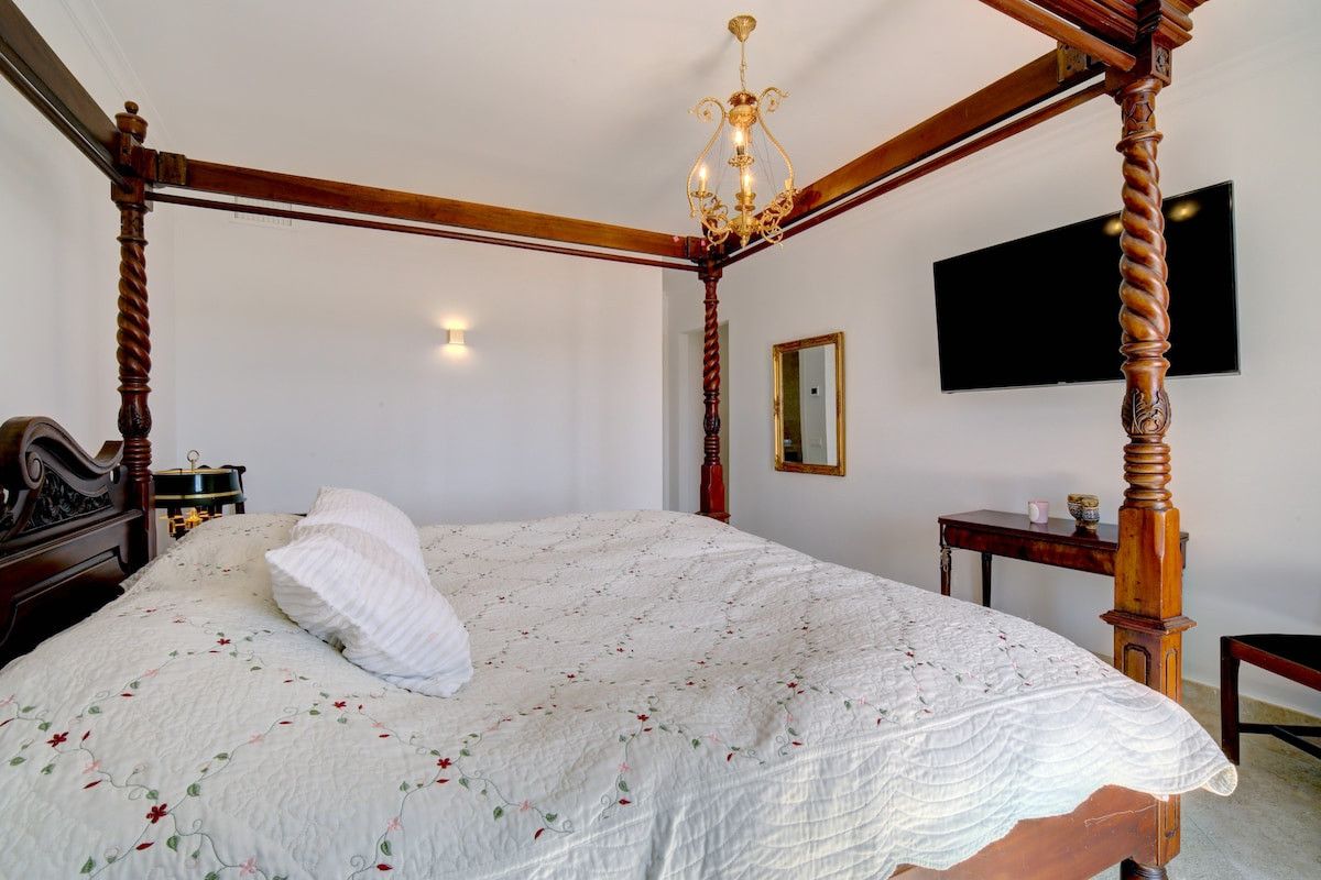 House in Benahavis, Paraiso Alto, Benahavis, 2/12