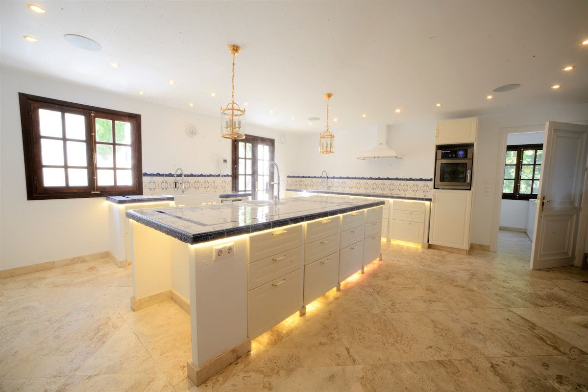 House in Benahavis, Paraiso Alto, Benahavis, 5/12