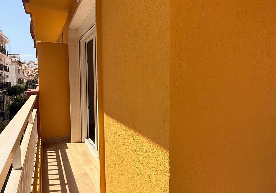 Квартира на среднем этаже в Fuengirola, Fuengirola, 3/12