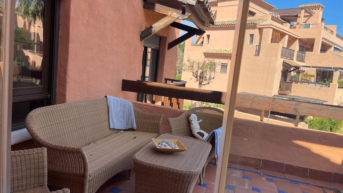Ground Floor Apartment in Estepona, Estepona, 4/12