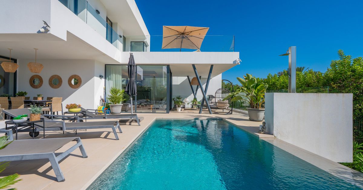 Villa in Estepona, El Campanario, Estepona, 1/12