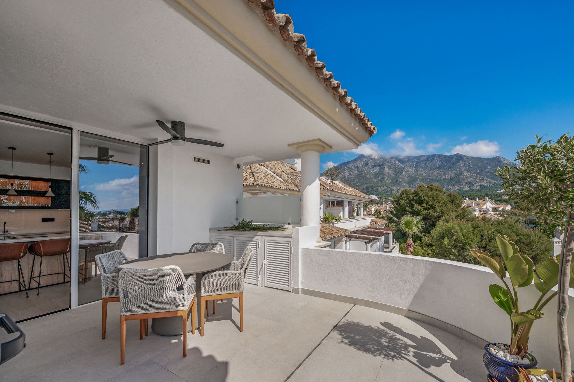 Duplex Penthouse in Marbella Golden Mile, Monte Paraiso, Marbella Golden Mile, 10/12