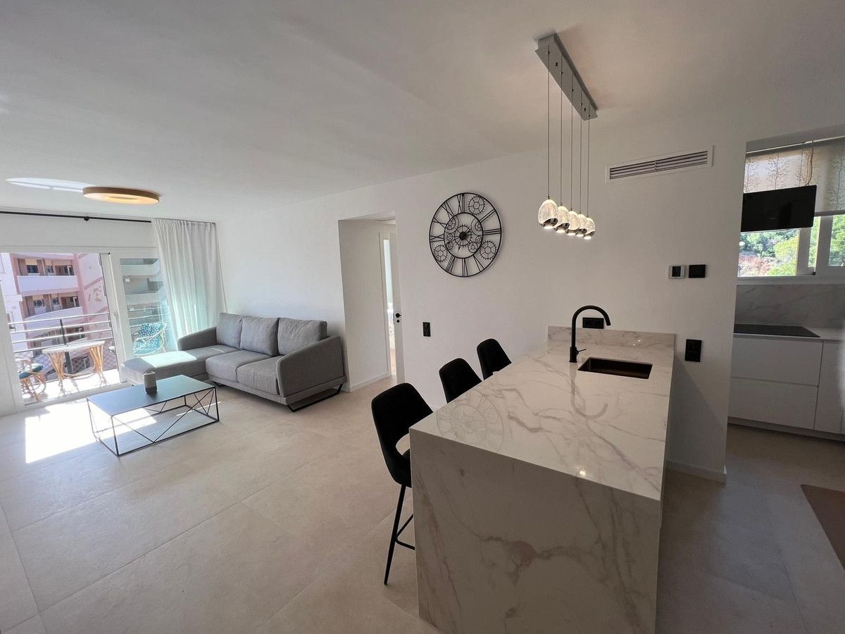 Appartement en étage moyen à Marbella, Marbella, 6/12
