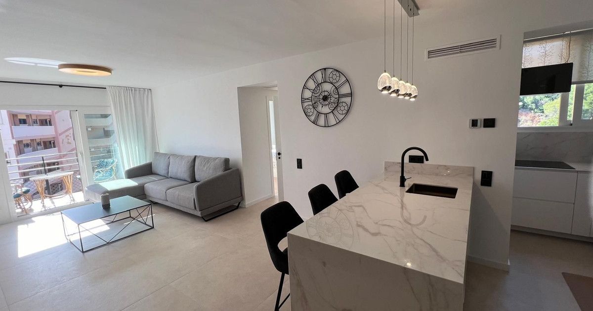 Appartement en étage moyen à Marbella, Marbella, 6/12