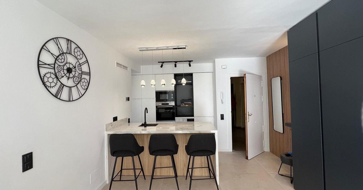 Appartement en étage moyen à Marbella, Marbella, 7/12
