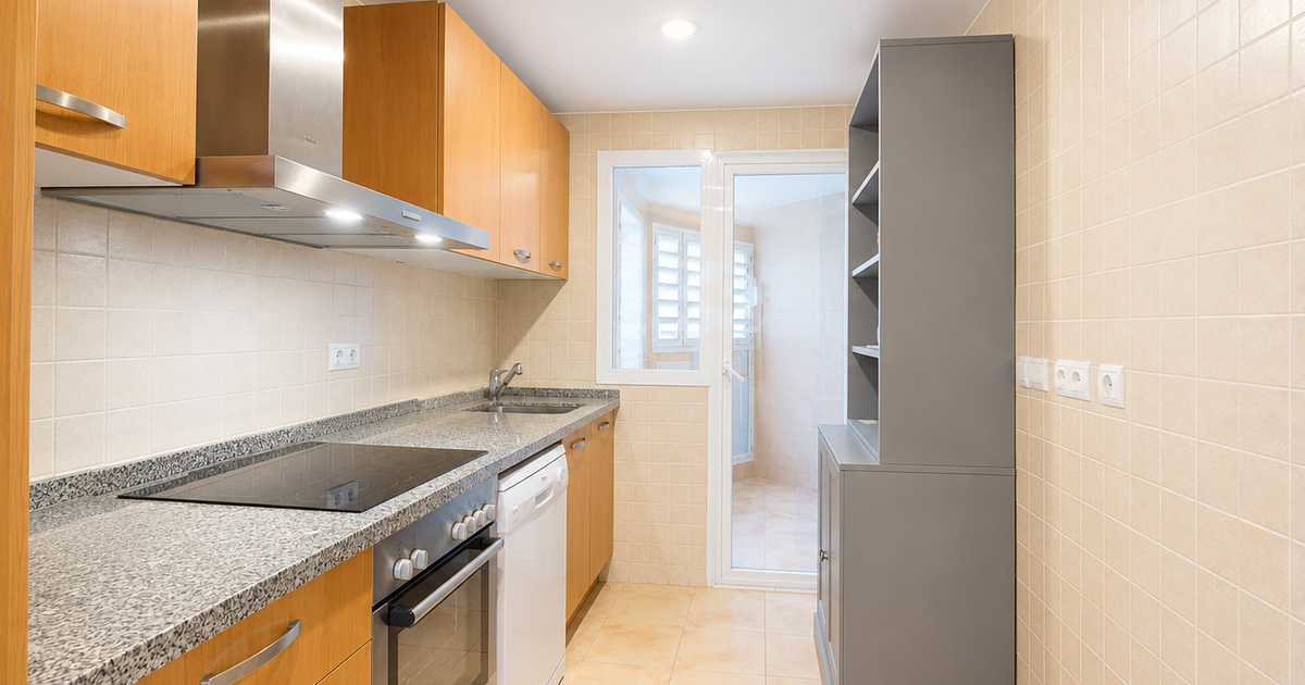 Apartment in Benahavis, Los Arqueros, Benahavis, 8/12