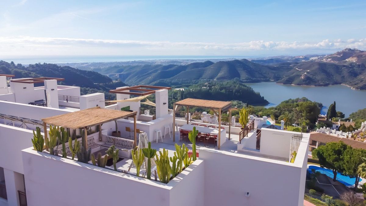 Penthouse in Istán, Istán, 9/12