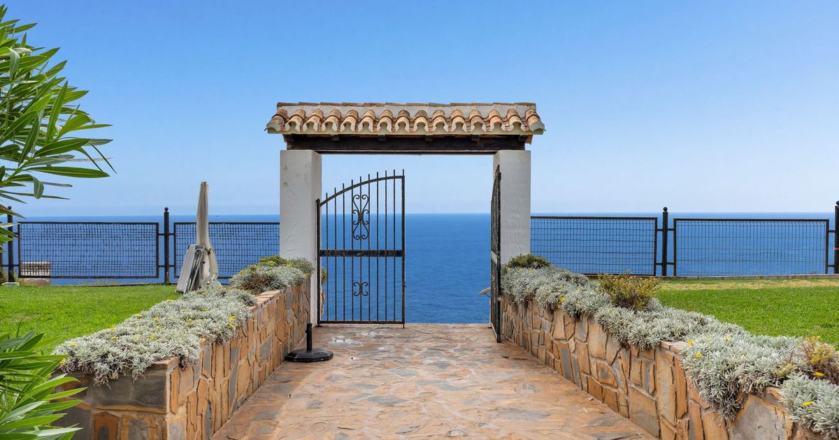 Top Floor Apartment in Marbesa, Marbesa, 2/12