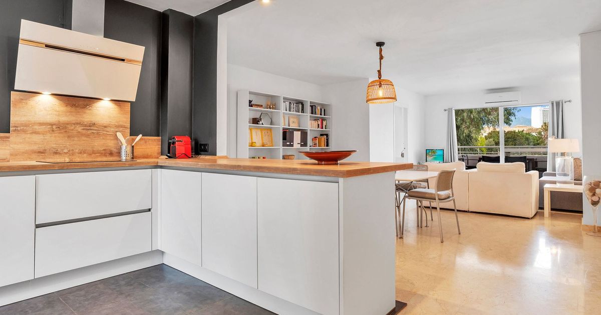 Top Floor Apartment in Marbesa, Marbesa, 5/12