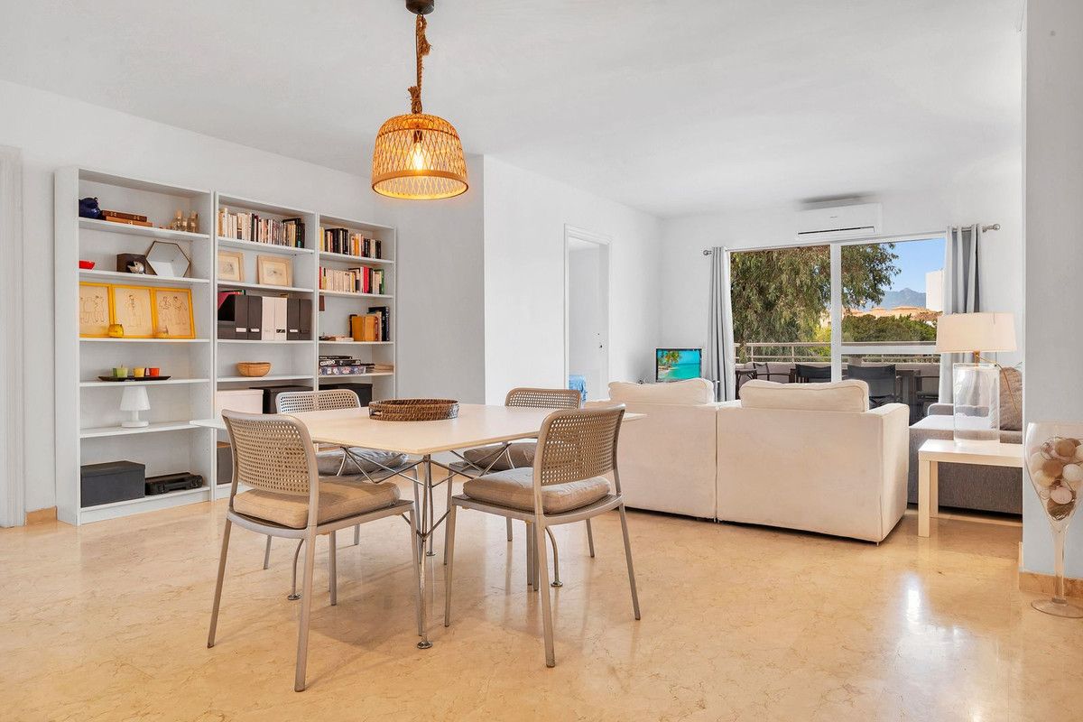 Top Floor Apartment in Marbesa, Marbesa, 10/12