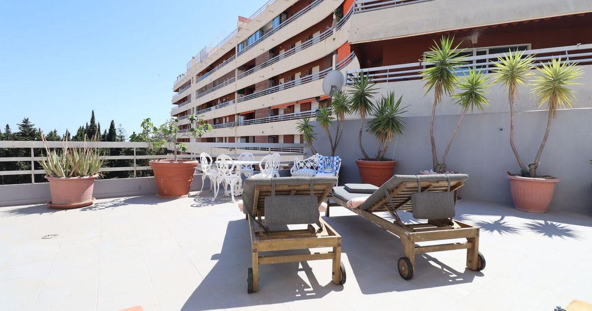 Дуплекс-пентхаус в Marbella, Marbella, 3/12