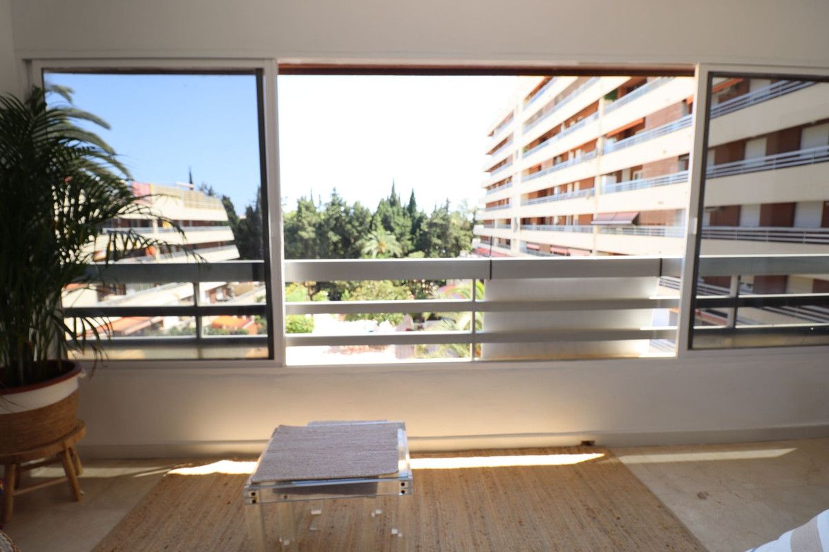 Дуплекс-пентхаус в Marbella, Marbella, 8/12