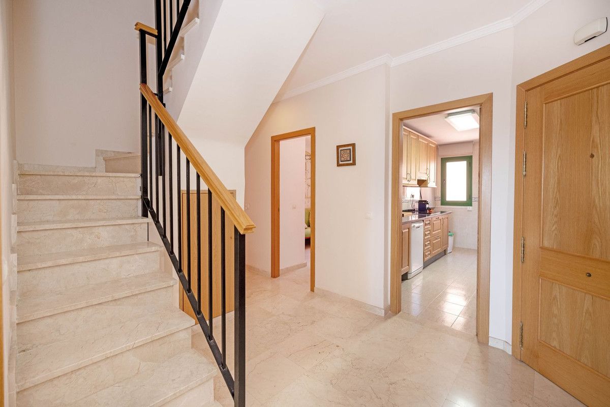 Top Floor Apartment in Fuengirola, Fuengirola, 11/12