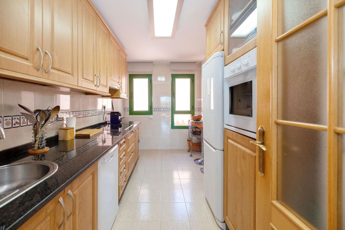 Top Floor Apartment in Fuengirola, Fuengirola, 12/12