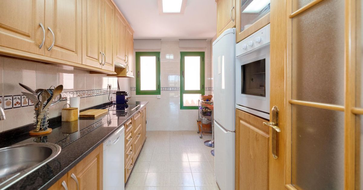 Top Floor Apartment in Fuengirola, Fuengirola, 12/12