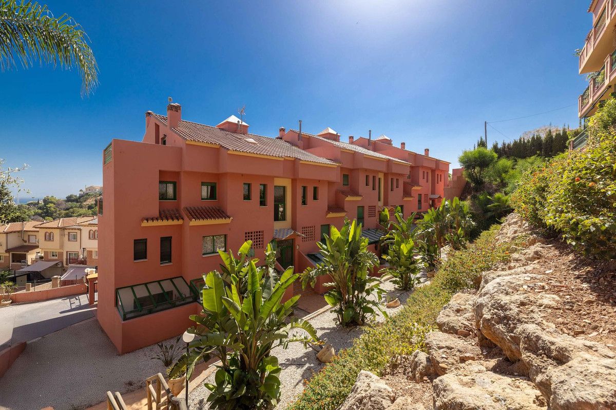 Top Floor Apartment in Fuengirola, Fuengirola, 3/12