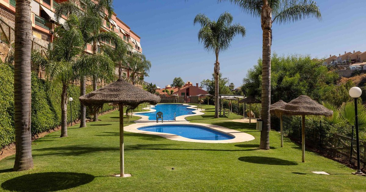 Top Floor Apartment in Fuengirola, Fuengirola, 6/12