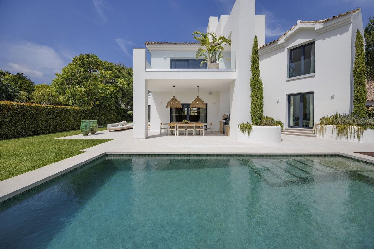 Detached Villa in Atalaya, Atalaya, 3/12