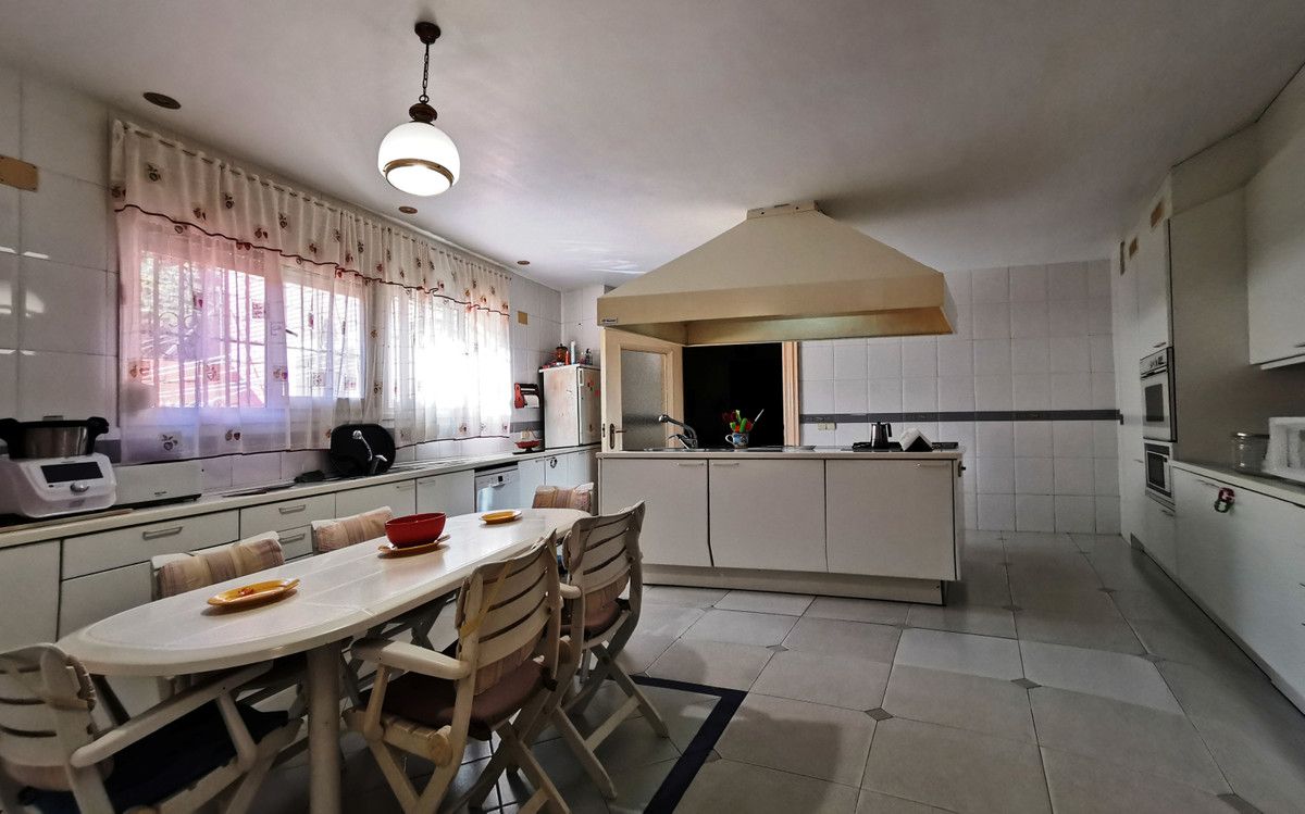 Vrijstaande Villa in Torremolinos, Torremolinos, 4/12