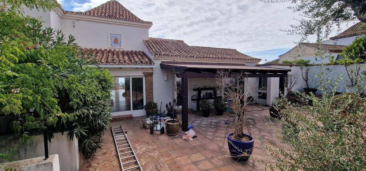Detached Villa in Manilva, Manilva, 4/12