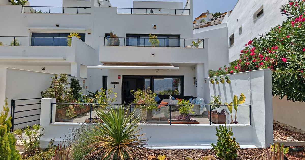 Townhouse in La Mairena, La Mairena, 10/12