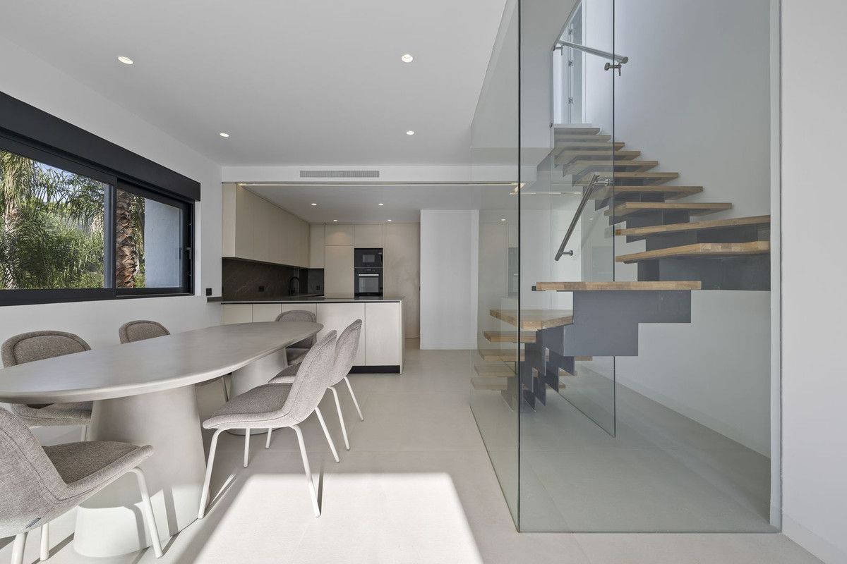 Penthouse Duplex w El Paraiso, El Paraiso, 2/12