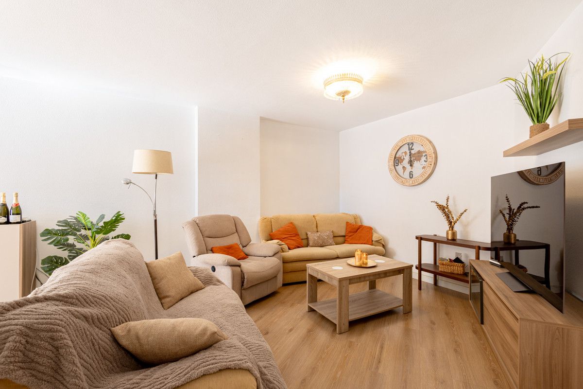Middle Floor Apartment in Marbella, Marbella, 1/12