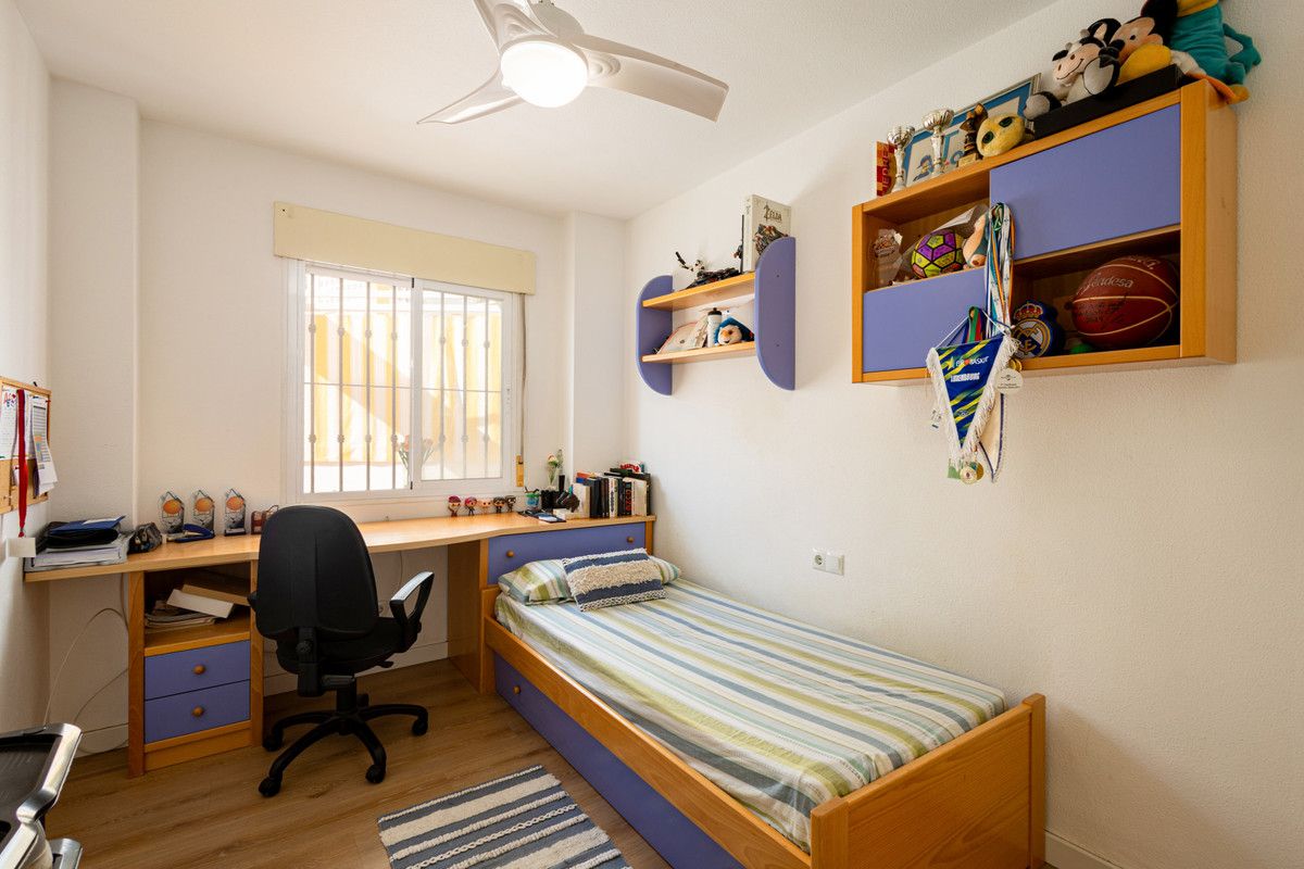 Middle Floor Apartment in Marbella, Marbella, 11/12
