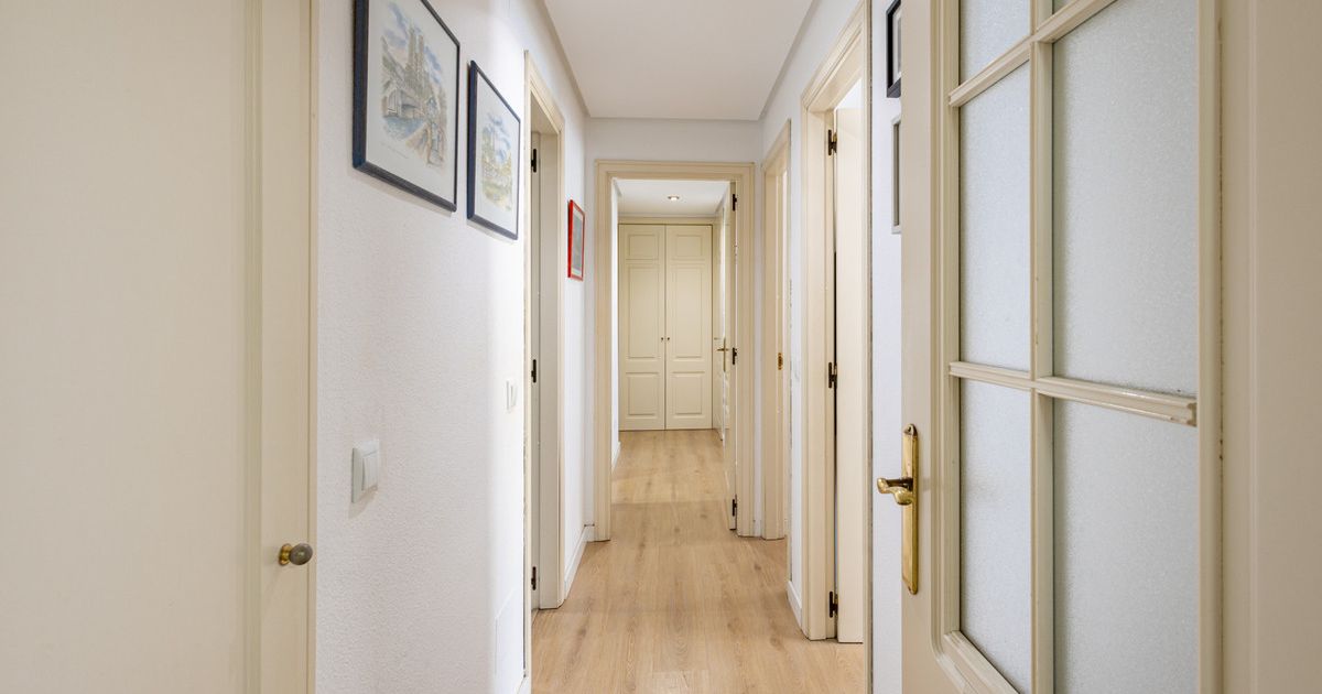 Middle Floor Apartment in Marbella, Marbella, 8/12