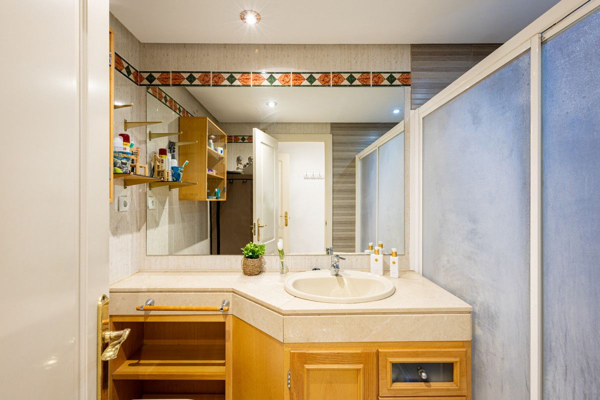 Middle Floor Apartment in Marbella, Marbella, 10/12