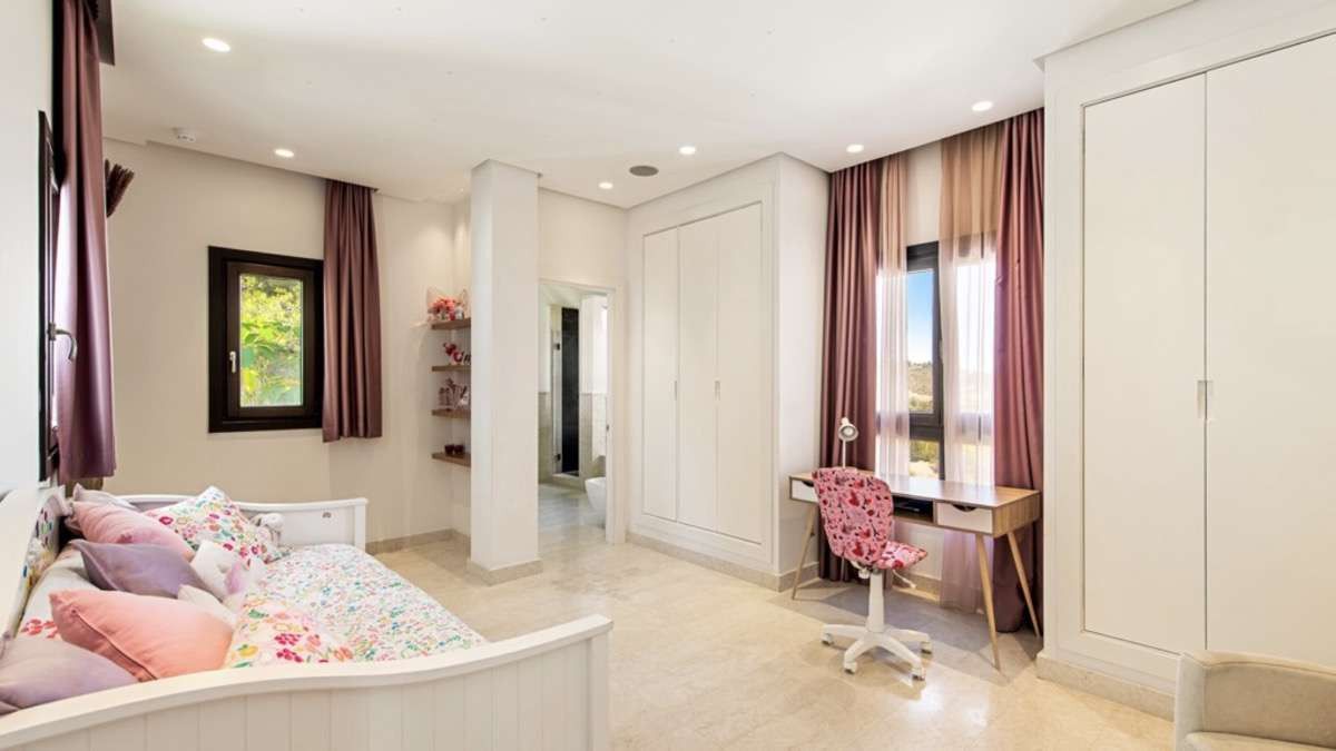 Villa in Marbella, Marbella, 11/12