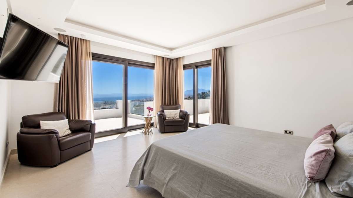 Villa in Marbella, Marbella, 9/12