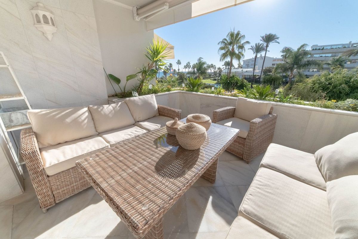Apartament na środkowym piętrze w Ojén, Marbella, 1/12