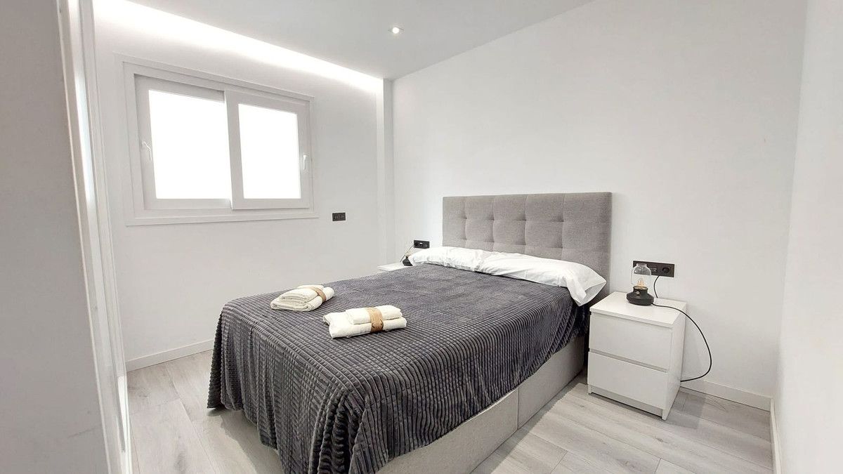 Apartamento en Planta Media en Fuengirola, Fuengirola, 3/10