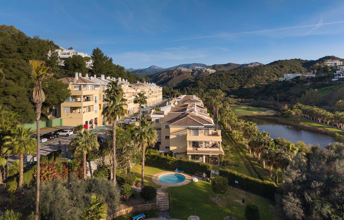 Appartement à l'étage moyen à Benahavís, Benahavís, 1/12