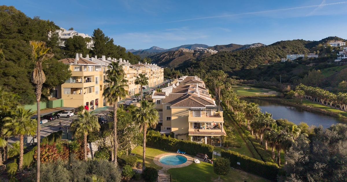 Appartement à l'étage moyen à Benahavís, Benahavís, 1/12