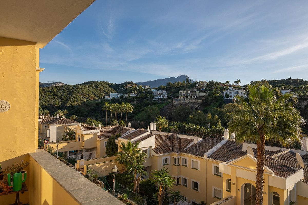 Appartement à l'étage moyen à Benahavís, Benahavís, 12/12