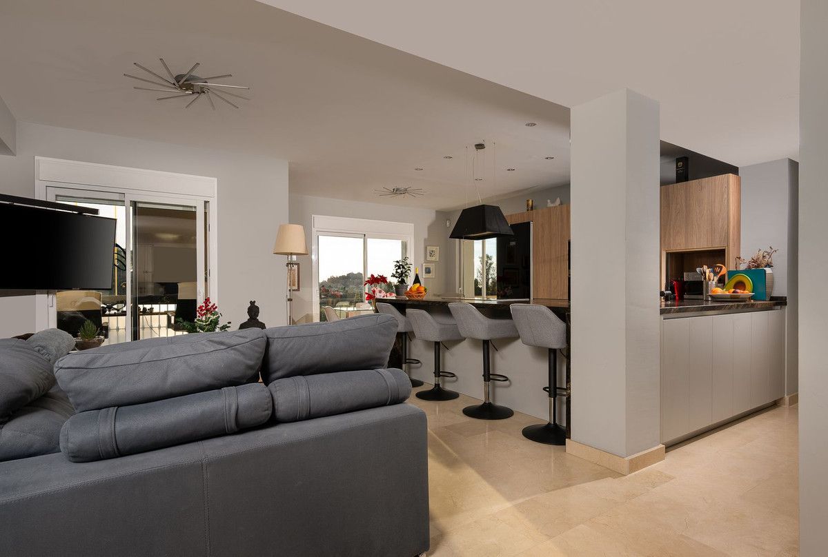 Appartement à l'étage moyen à Benahavís, Benahavís, 3/12