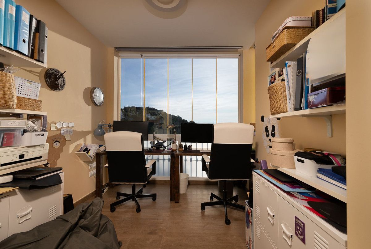 Appartement à l'étage moyen à Benahavís, Benahavís, 7/12