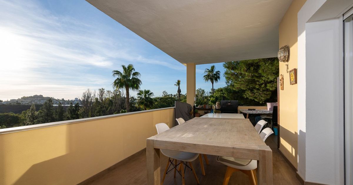Appartement à l'étage moyen à Benahavís, Benahavís, 8/12
