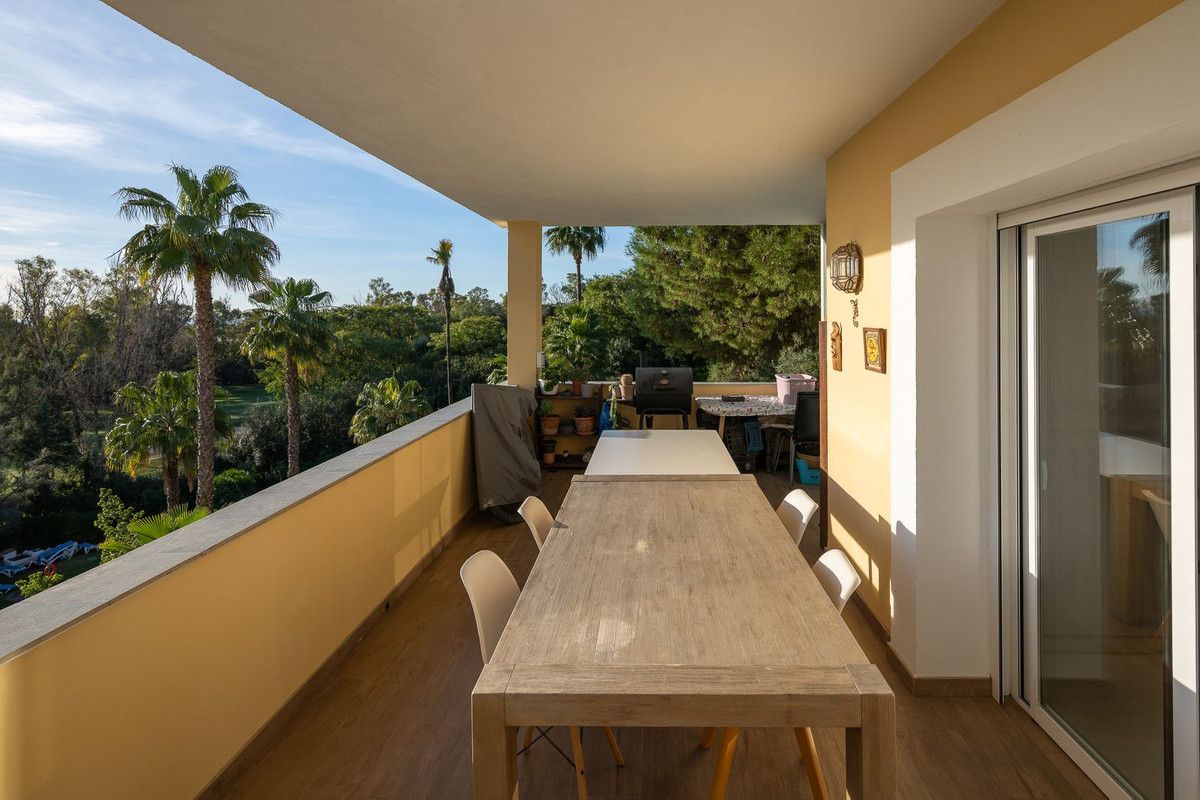 Appartement à l'étage moyen à Benahavís, Benahavís, 10/12