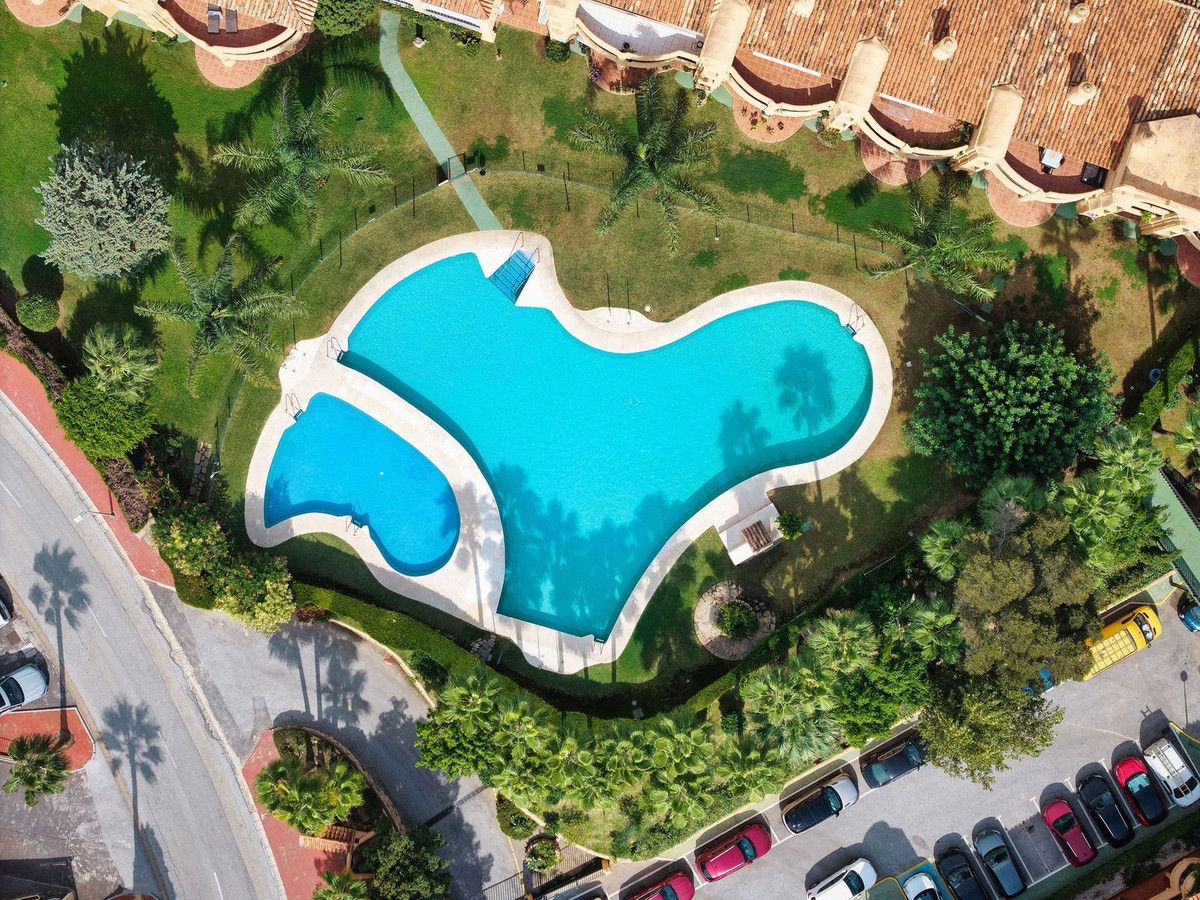 Ground Floor Apartment in Calahonda, Calahonda, 2/12