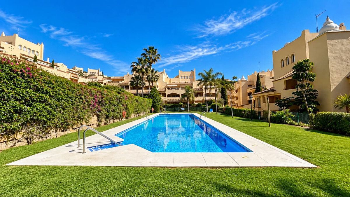 Ground Floor Apartment in Elviria, Elviria, 1/12