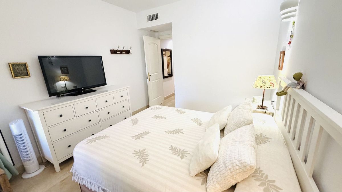 Ground Floor Apartment in Elviria, Elviria, 11/12