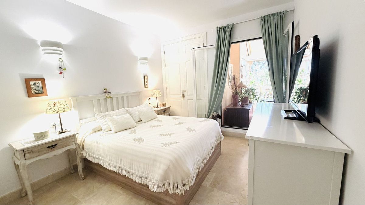 Ground Floor Apartment in Elviria, Elviria, 4/12
