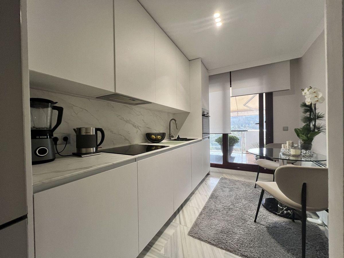 Appartement en étage moyen à Benahavís, Benahavís, 4/12